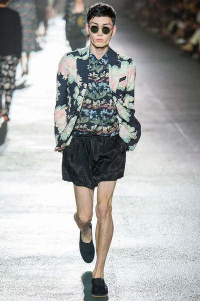 Look 43